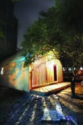 80后教師帶學生自創工藝建竹房 25天完工可用50年